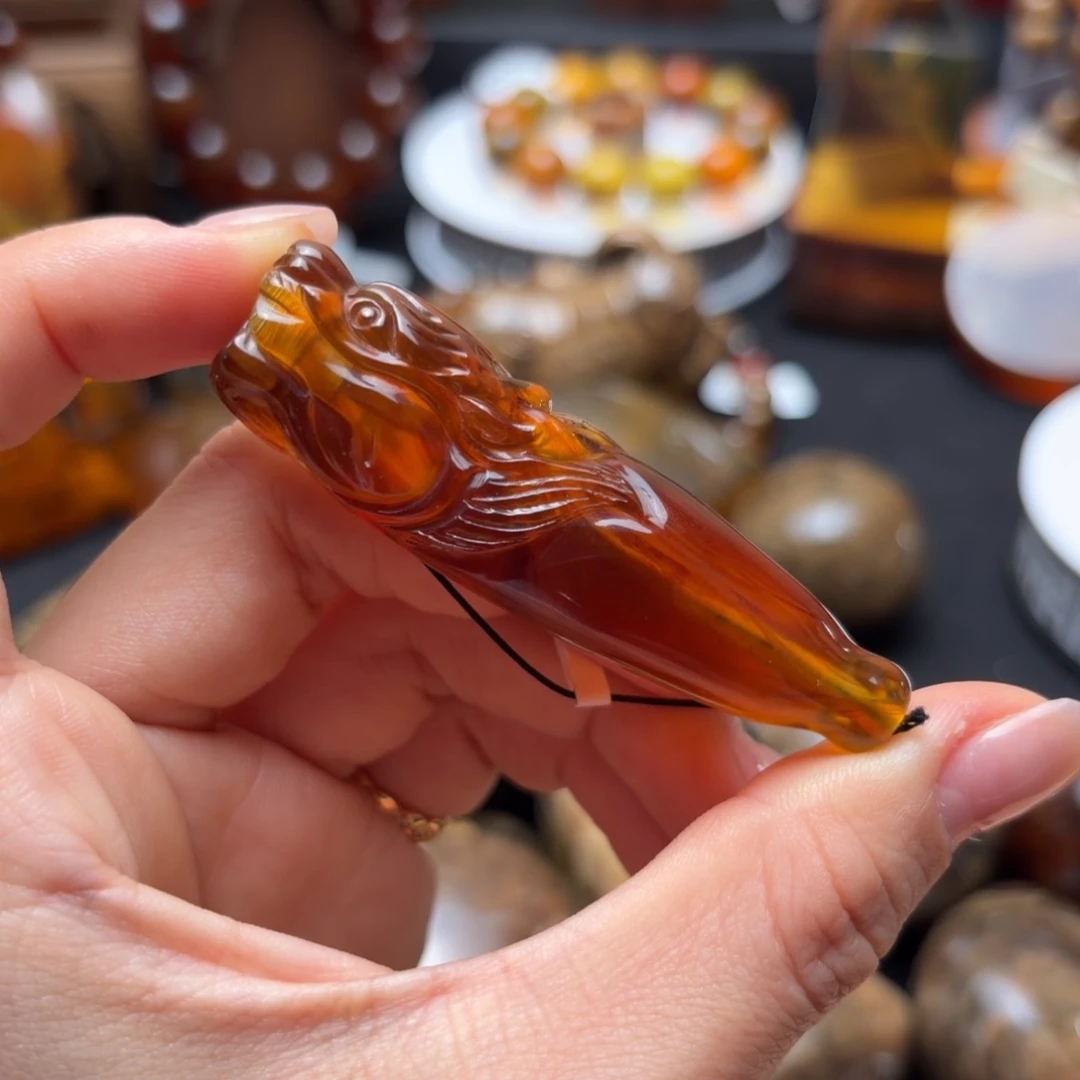 琥珀未镶嵌珠宝奇石