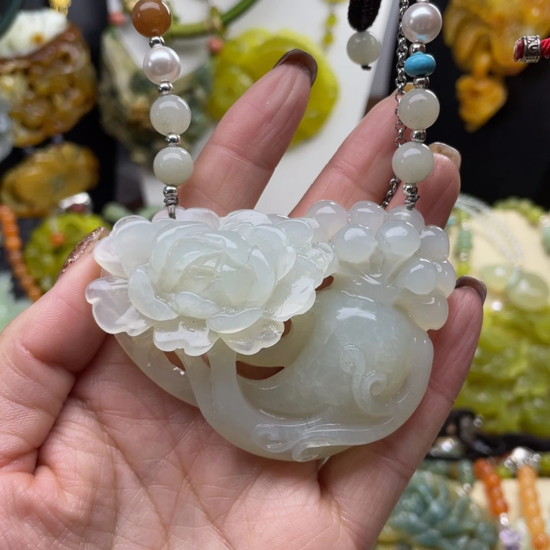 未镶嵌蛇纹石玉颈饰