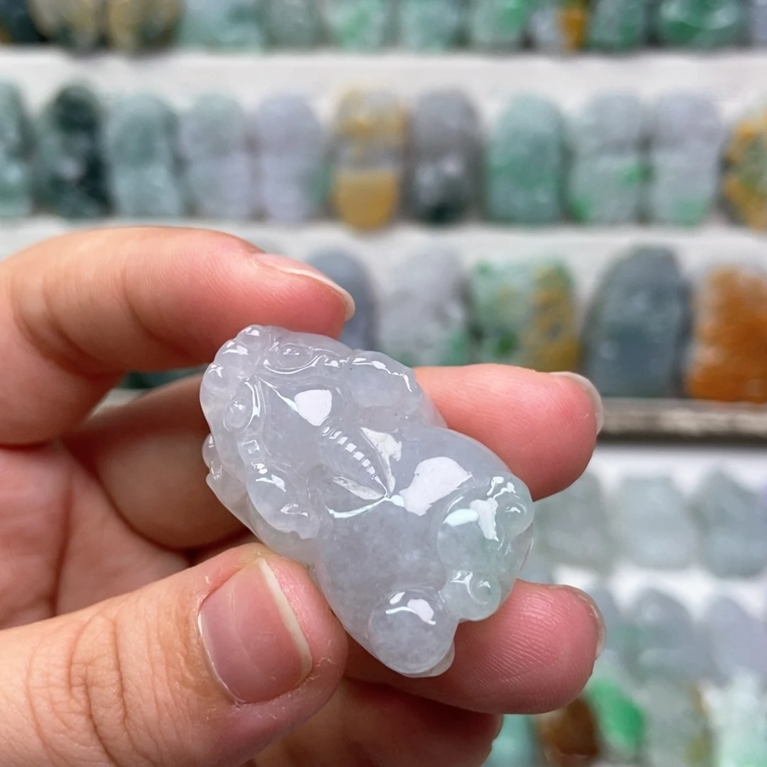 翡翠未镶嵌吊坠(赠链)