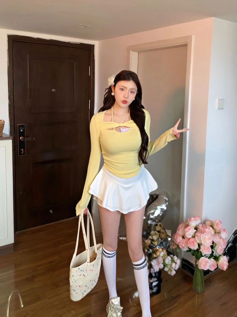 春季新款辣妹蝴蝶结挂脖性感纯欲风正肩U下摆显瘦遮肉长袖打底女