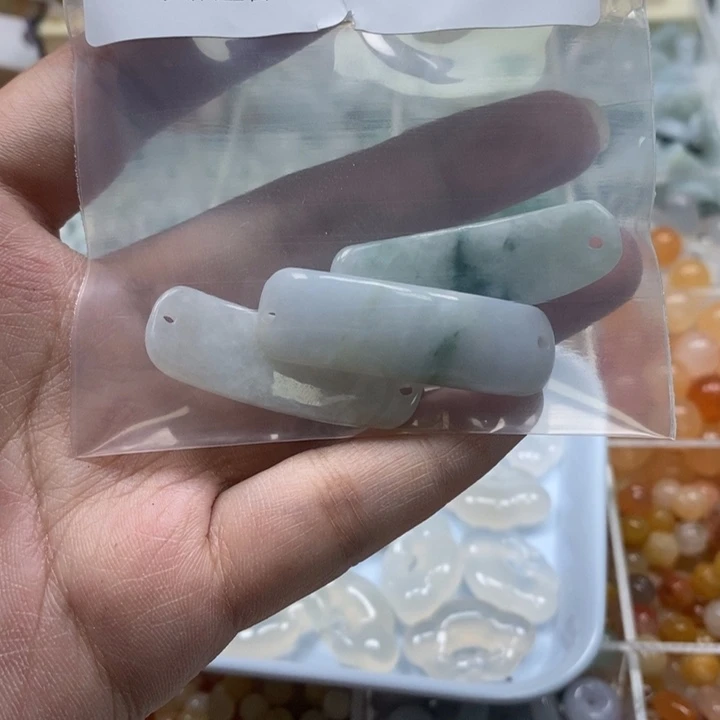 r***t翡翠未镶嵌吊坠(不含链)