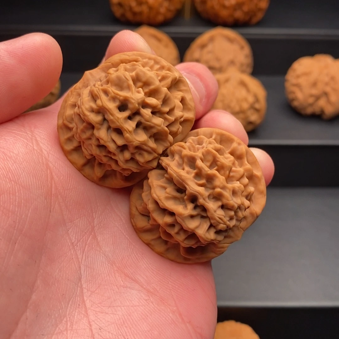 文玩核桃把件丽****）秦闷