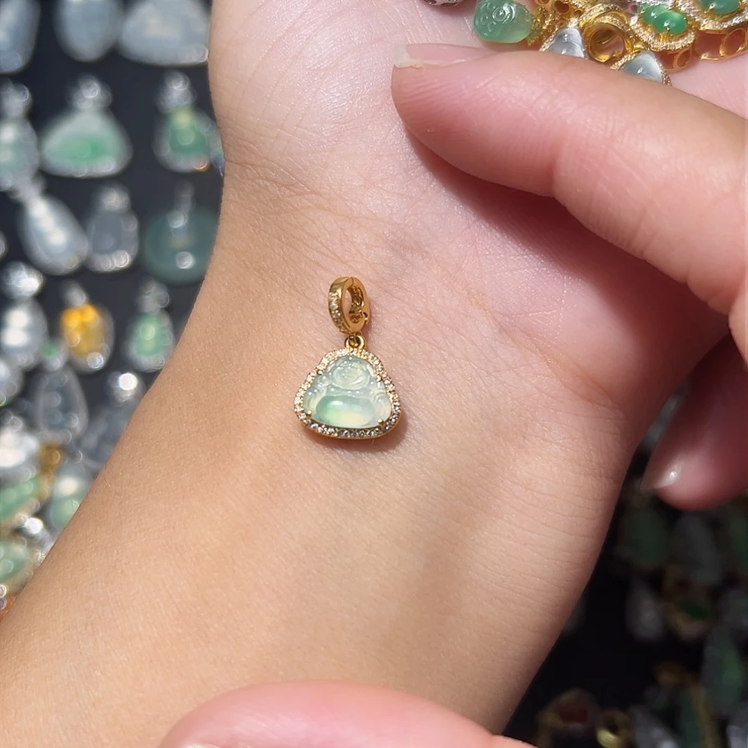 翡翠颈饰18K金镶嵌吊坠