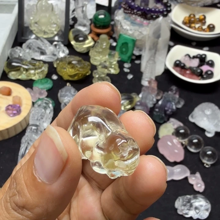未镶嵌颈饰水晶水晶