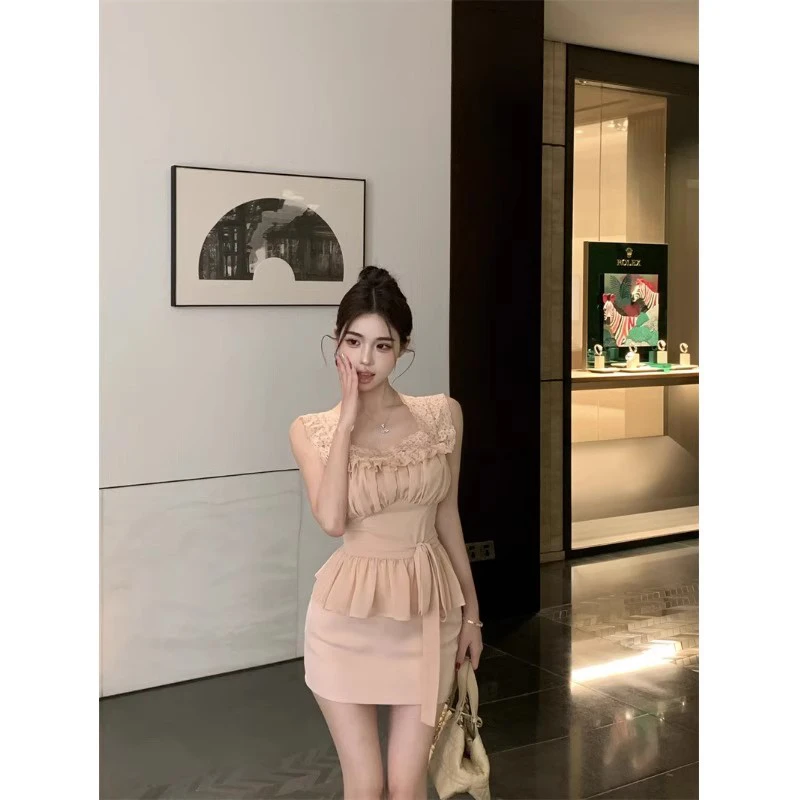 蕾丝拼接绑带修身方领无袖上衣女夏季纯欲风套装包臀半身裙两件套