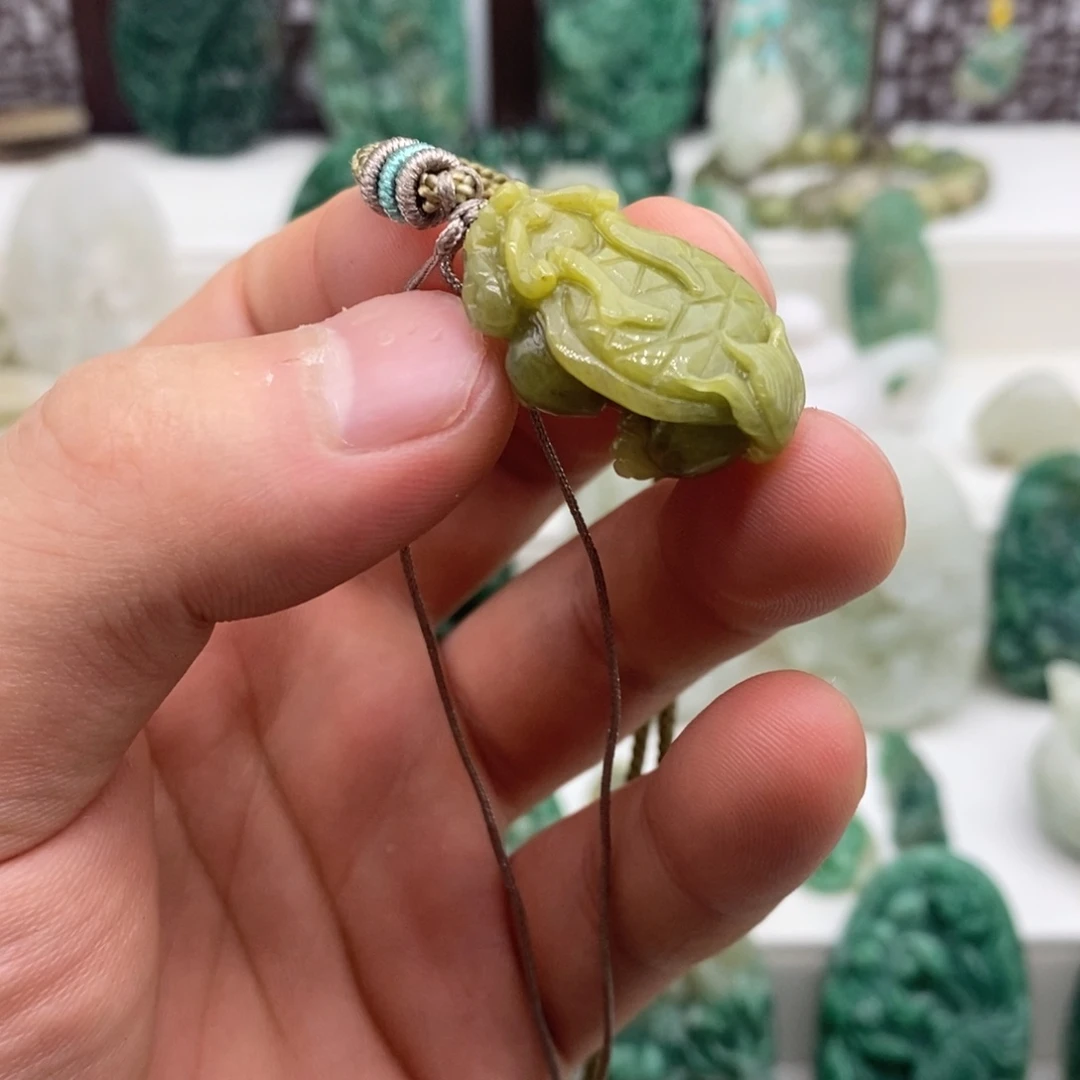 未镶嵌独山玉颈饰