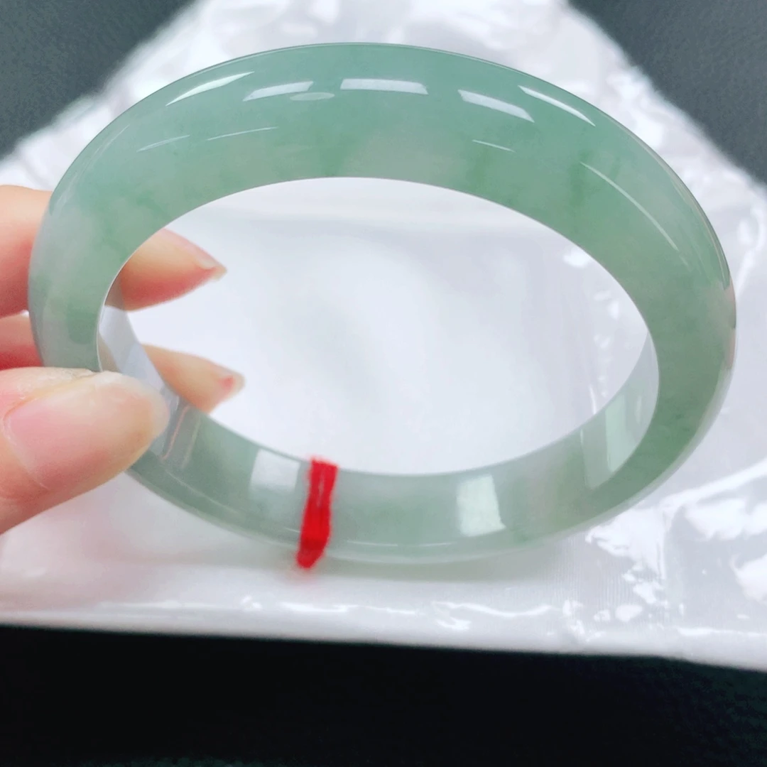 翡翠手镯未镶嵌58圈