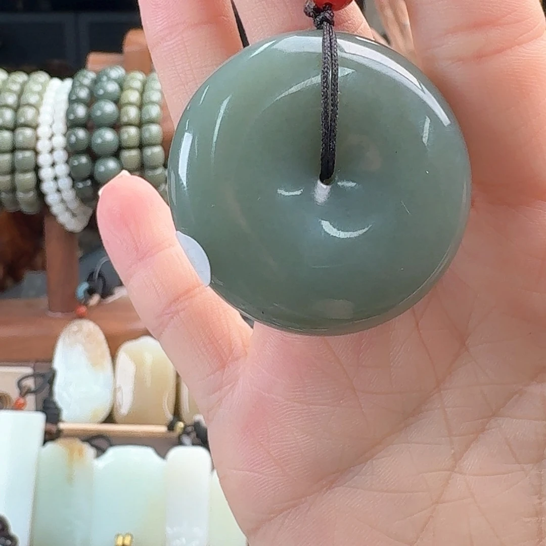 和田玉手串未镶嵌平安扣