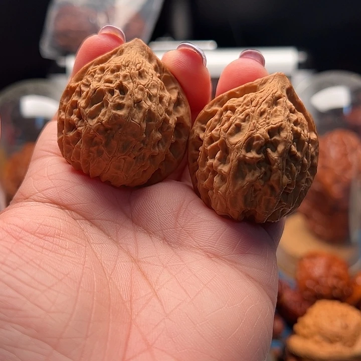 文玩核桃把件金牛 全品