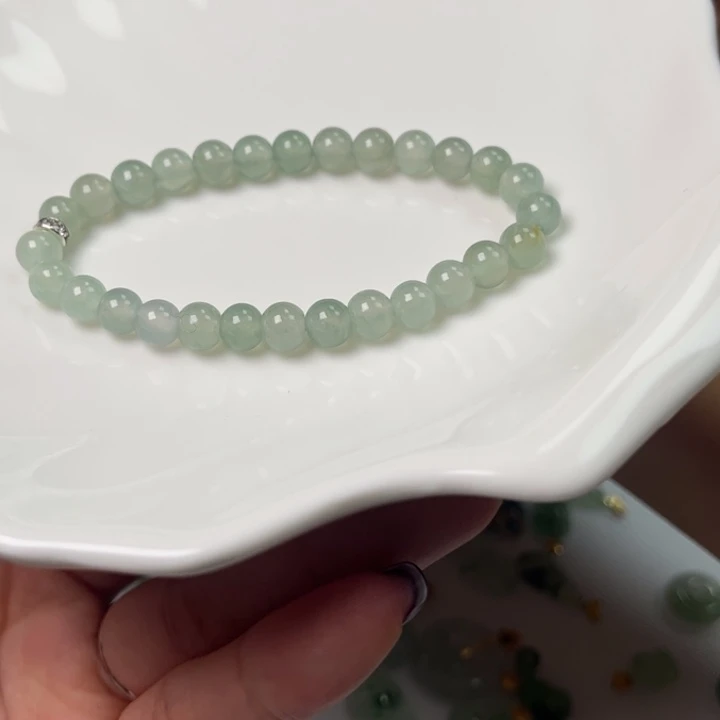 J***n翡翠未镶嵌手串翡翠