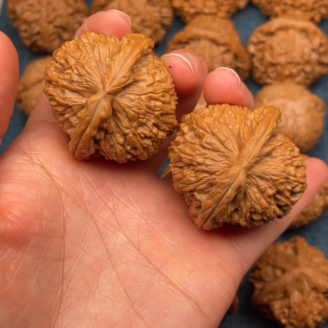 昊***京把件文玩核桃42全品白狮子