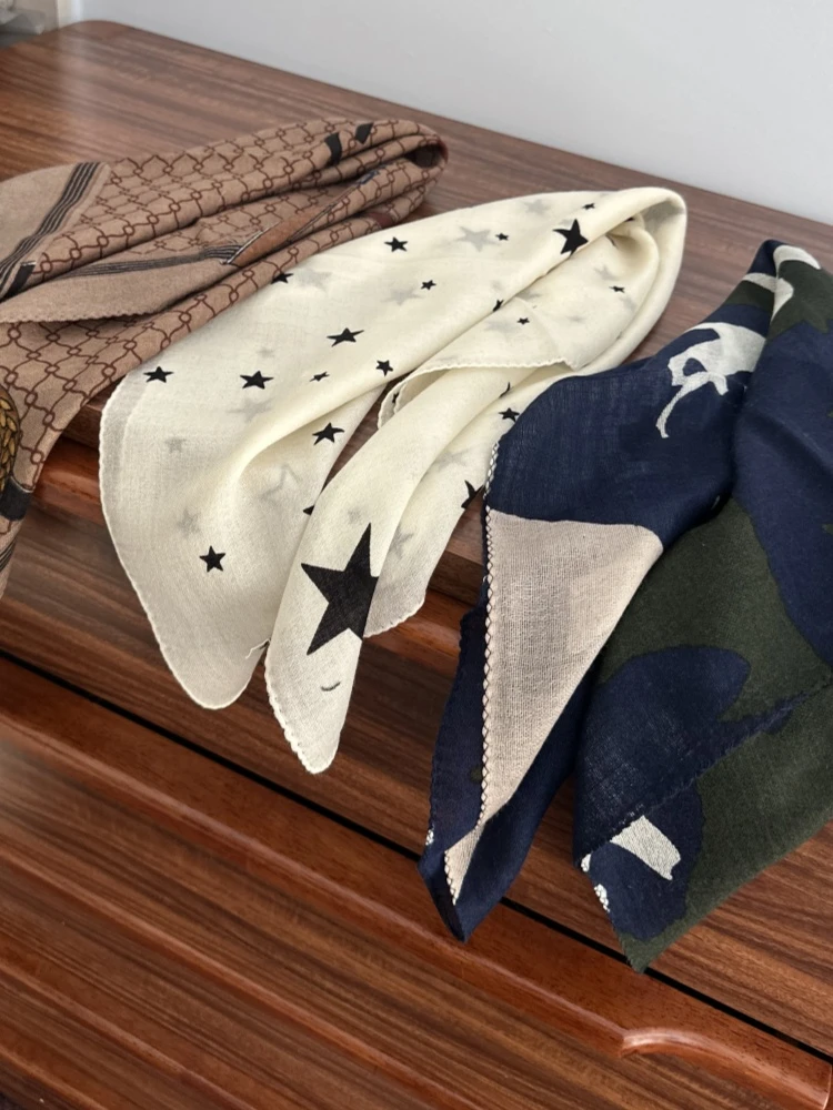 精致小【方巾】 精梳细羊毛多款印花 围巾75cm 不退换 不退换！！