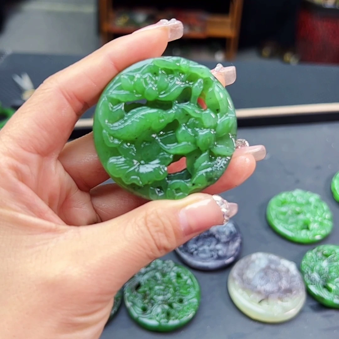 和田玉（碧玉）未镶嵌颈饰