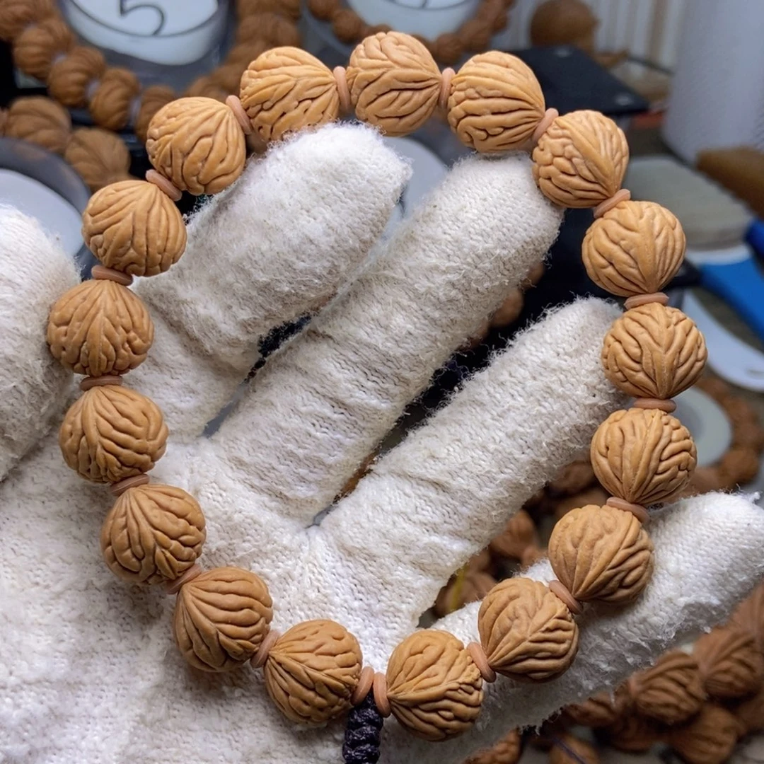 把件桃核无修祥云纹