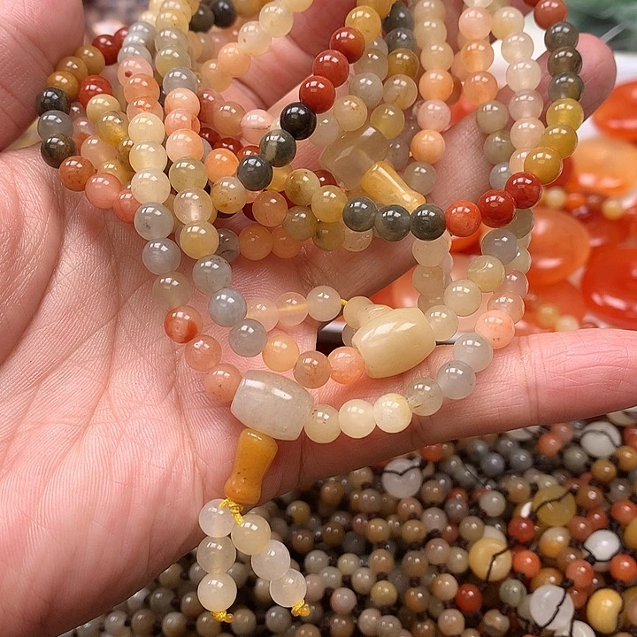 含***予石英质玉未镶嵌颈饰3条