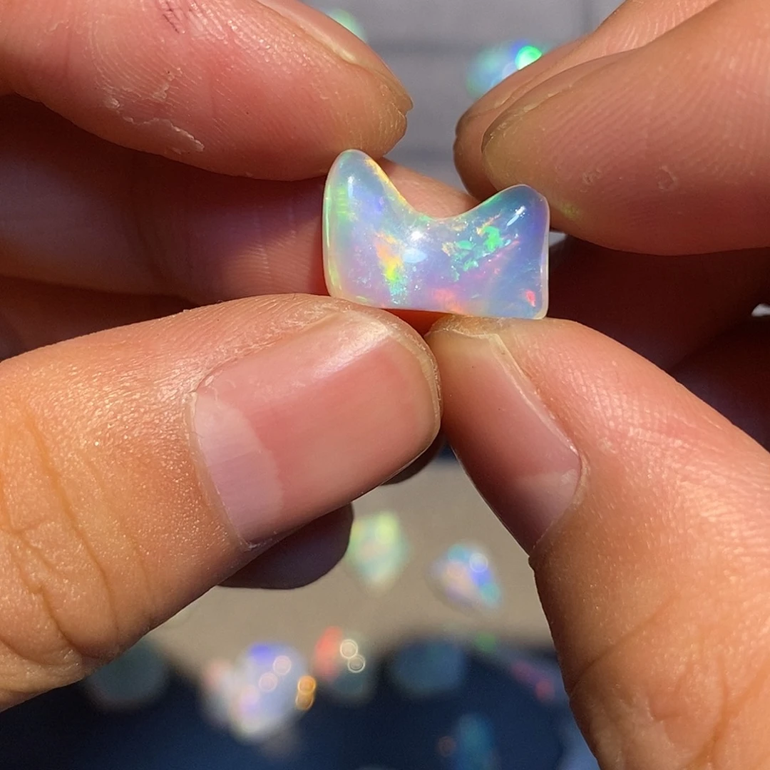 欧泊欧泊裸石未镶嵌矫*兔