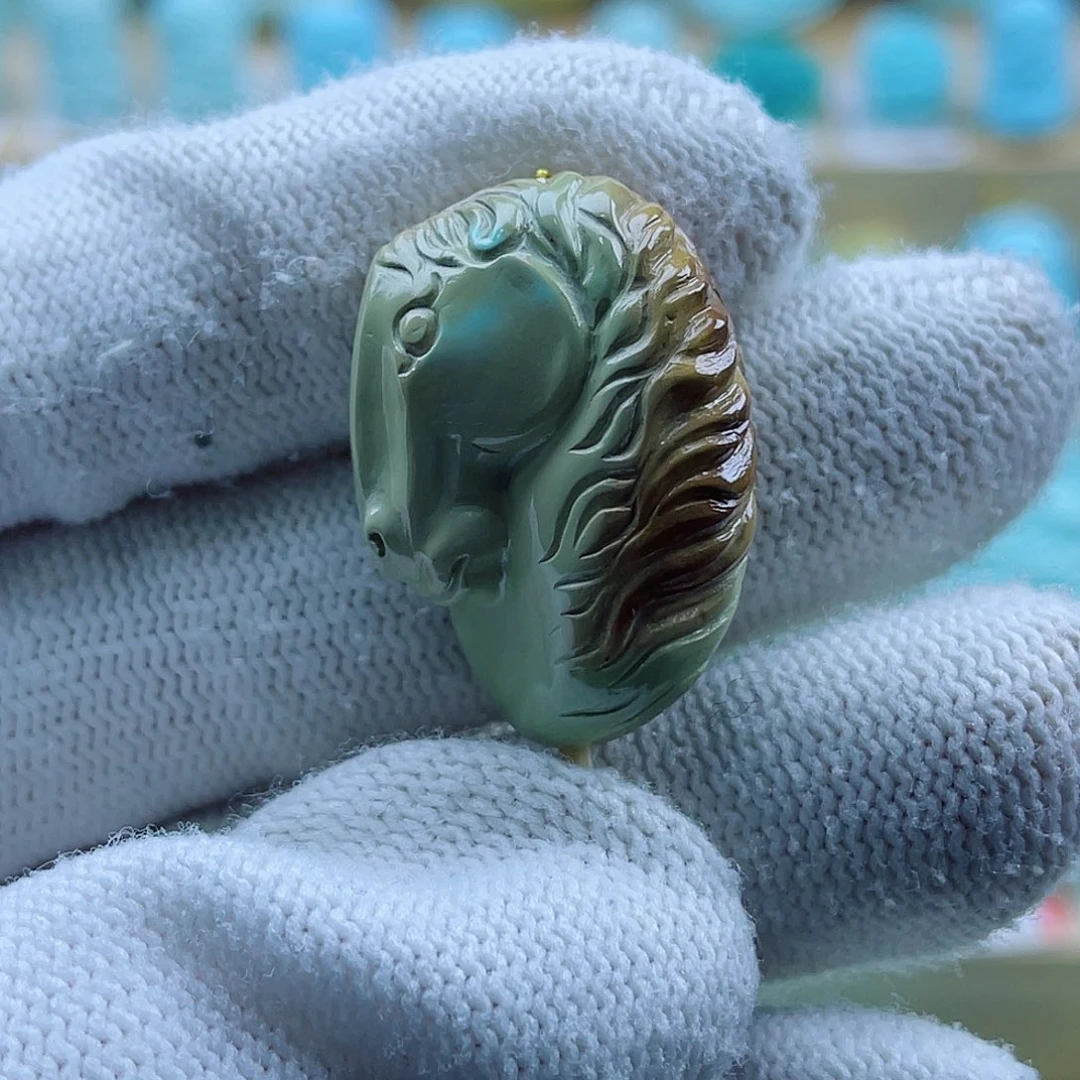 绿松石未镶嵌珠宝奇石