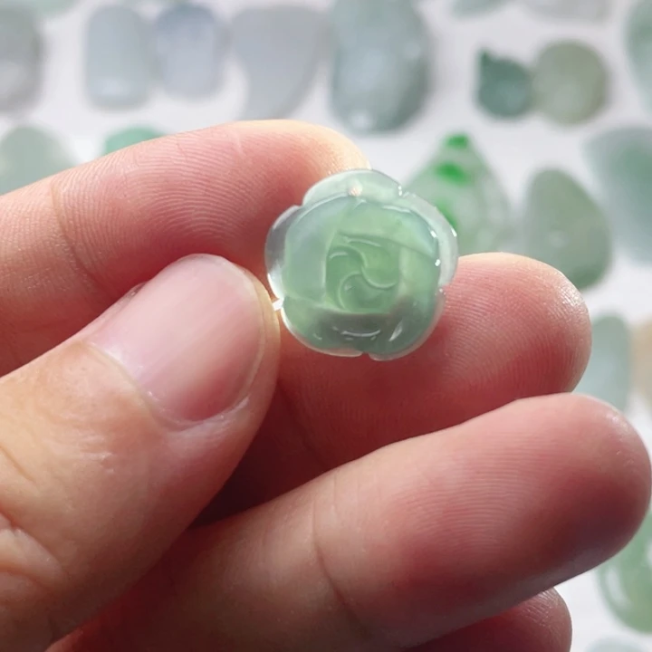 翡翠未镶嵌颈饰翡翠