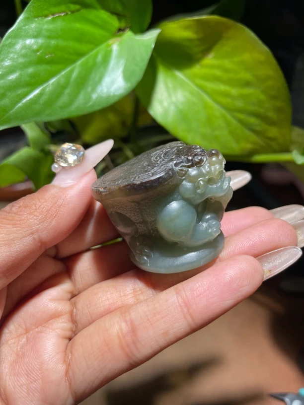 新疆和田玉龙龟万年黑皮手把件