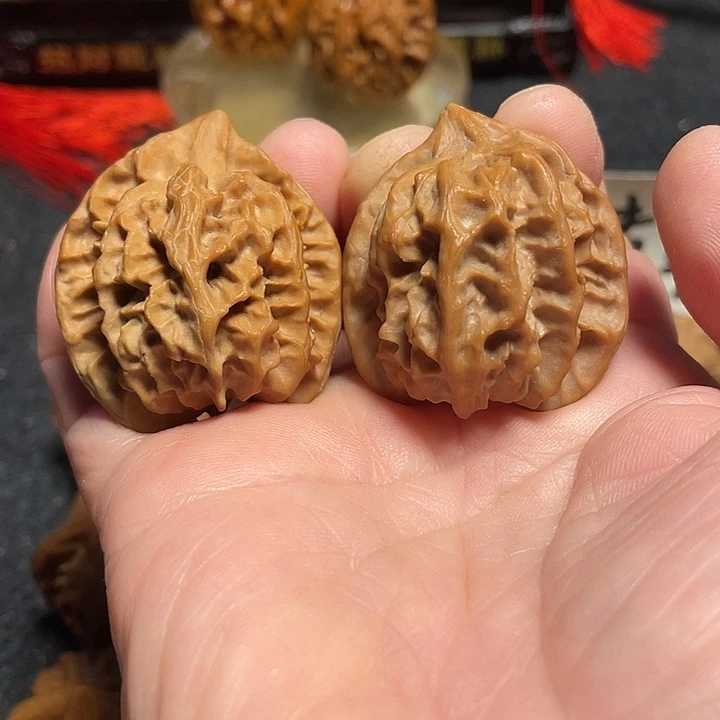 -***)文玩核桃把件大龙对歪