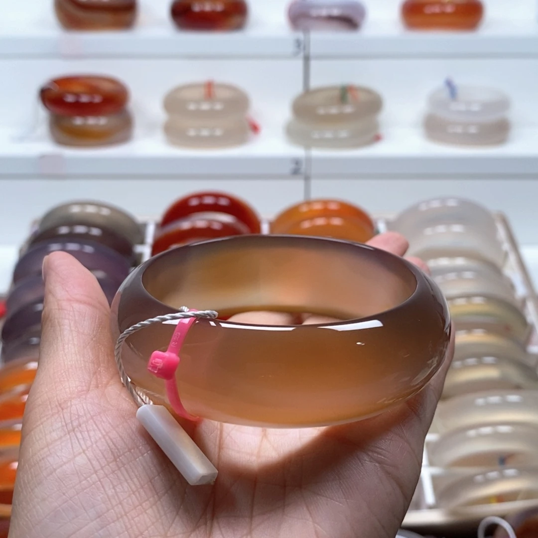 浅***黛玛瑙/玉髓手镯未镶嵌62➕