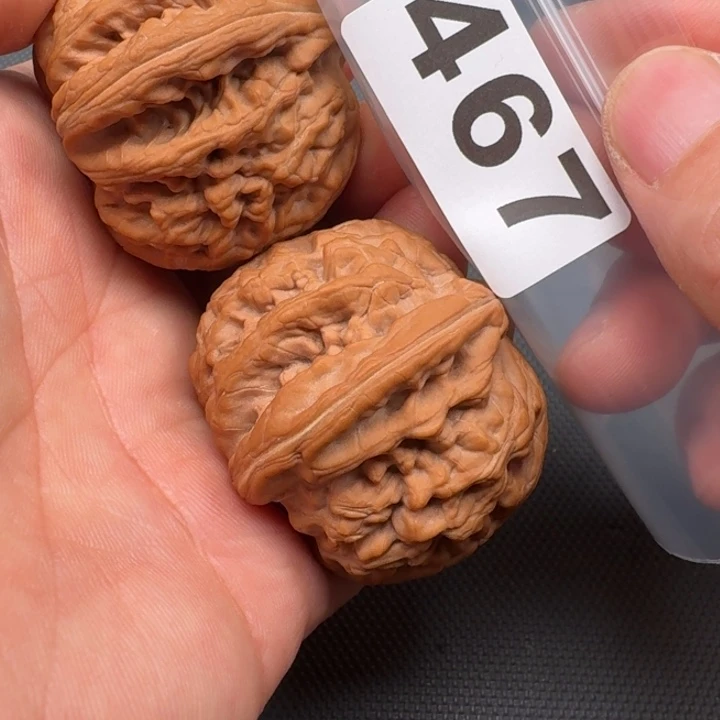 文玩核桃把件机**生红锦鲤47