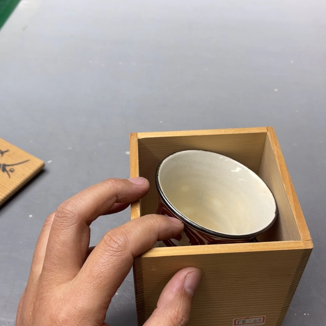 莽***买瓷片密密麻麻地铺满一