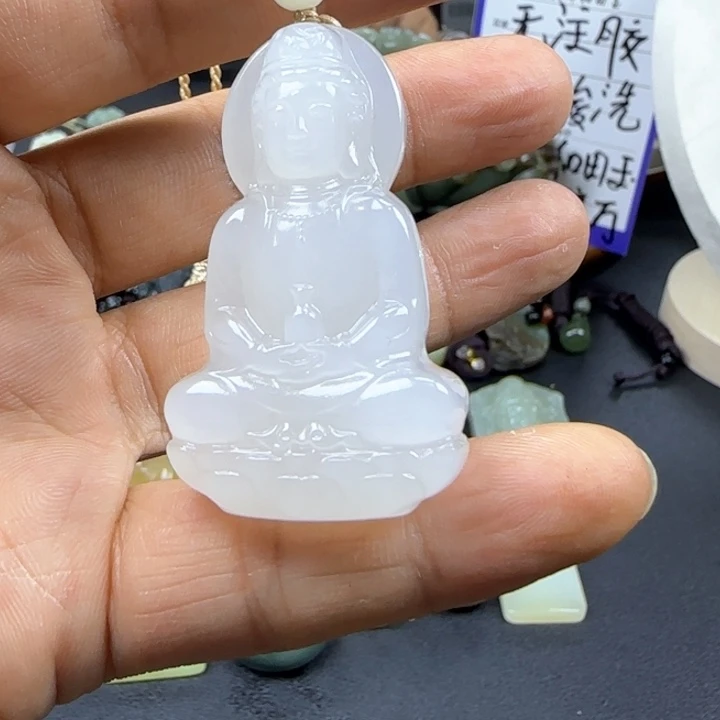 颈饰未镶嵌和田玉（糖玉）