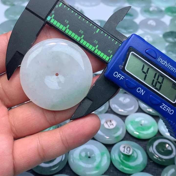 翡翠颈饰未镶嵌缅甸天然A货翡翠