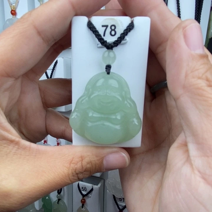 用***果石英质玉未镶嵌颈饰