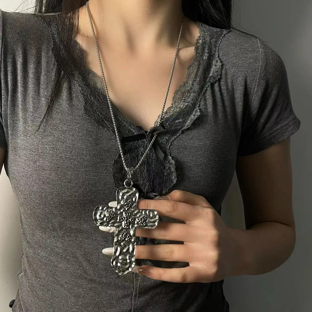 锌合金项链 饰品百搭大十字架吊坠项链哥特暗黑少女甜酷毛衣链