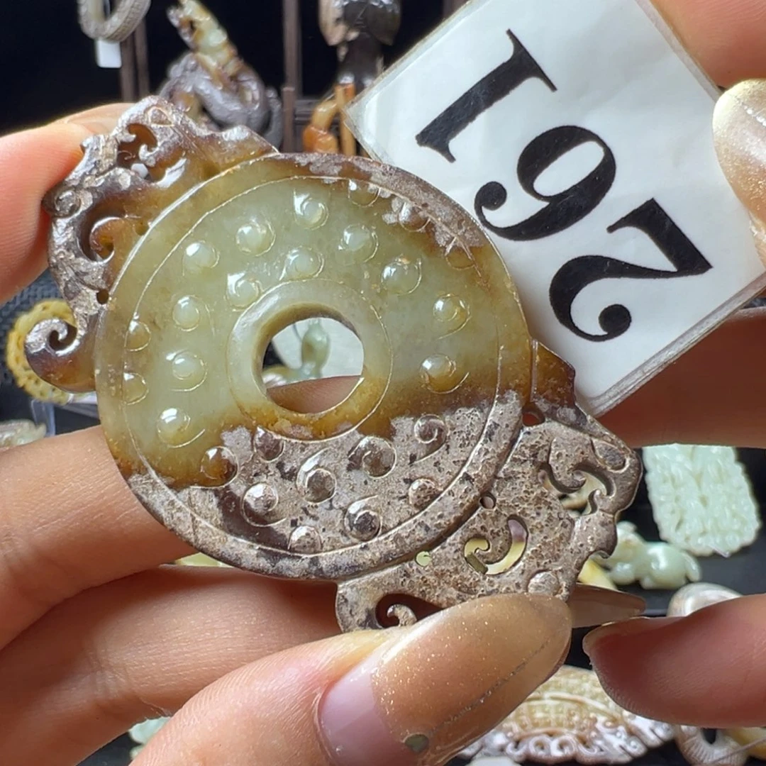 初***阔和田玉未镶嵌把件
