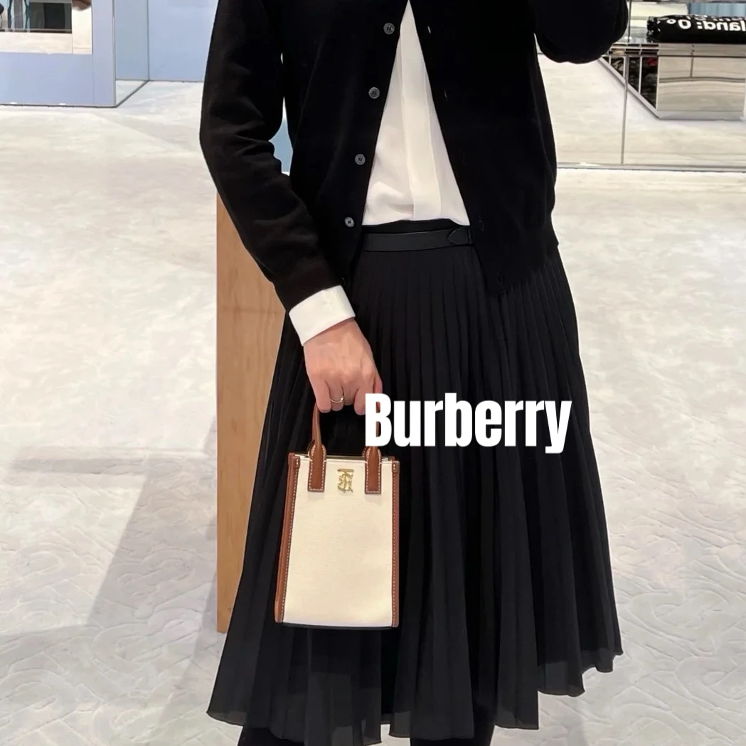修复品/617421/BURBERRY/博柏利迷你琴谱包（闲置未使用）