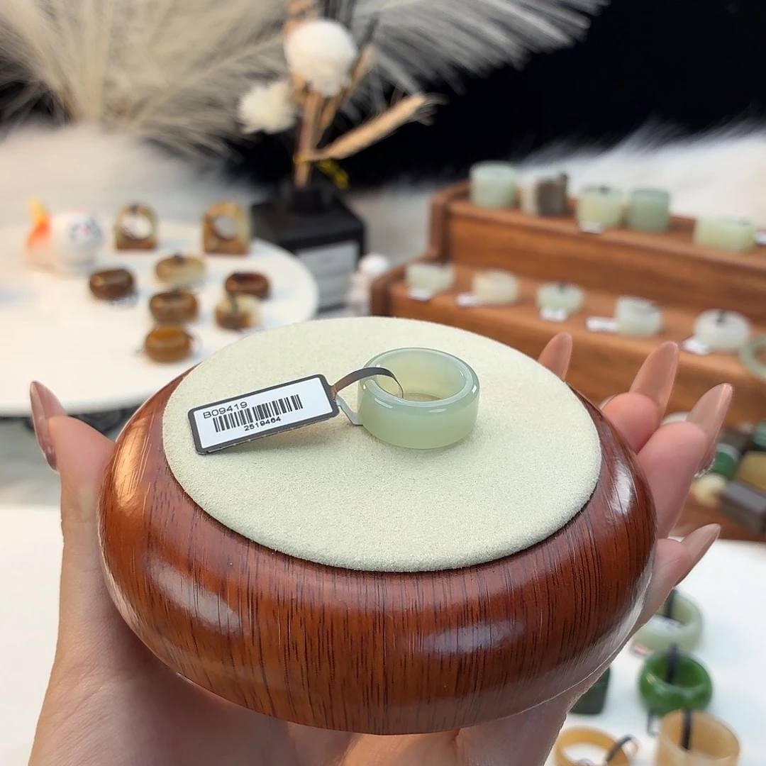 和田玉未镶嵌戒指奶蓝圆切15.3j59