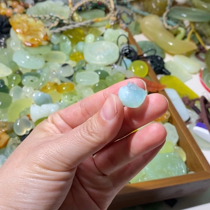蛇纹石玉合金颈饰