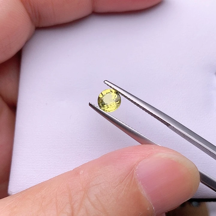 蓝宝石裸石未镶嵌