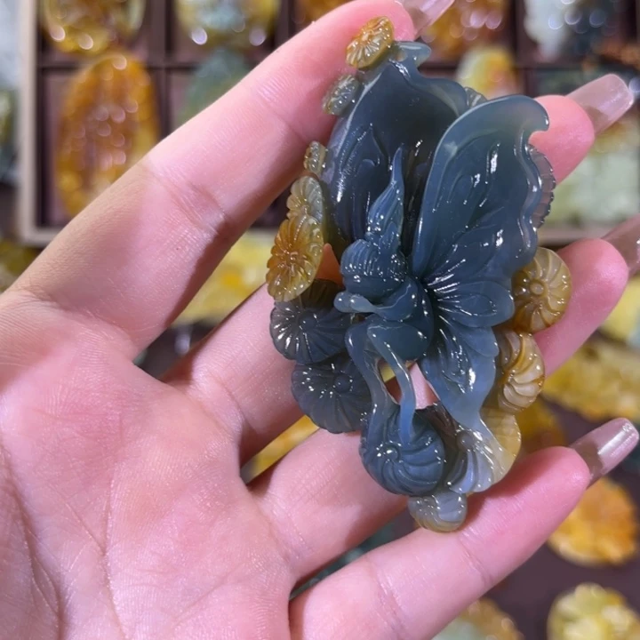 未镶嵌蛇纹石玉颈饰桃**子