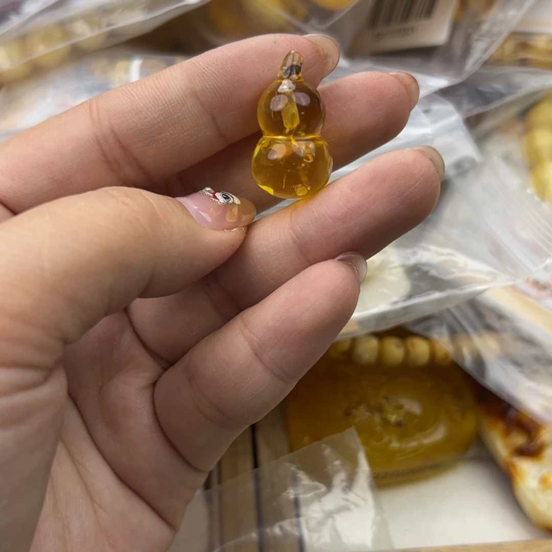 琥珀珠宝奇石未镶嵌