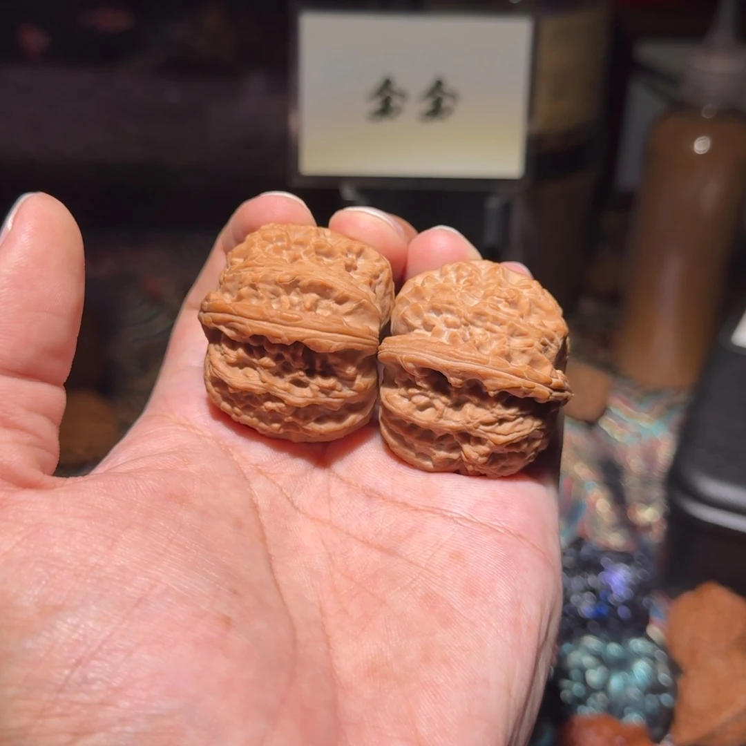 文玩核桃把件1814白狮子，尺寸40 41 36