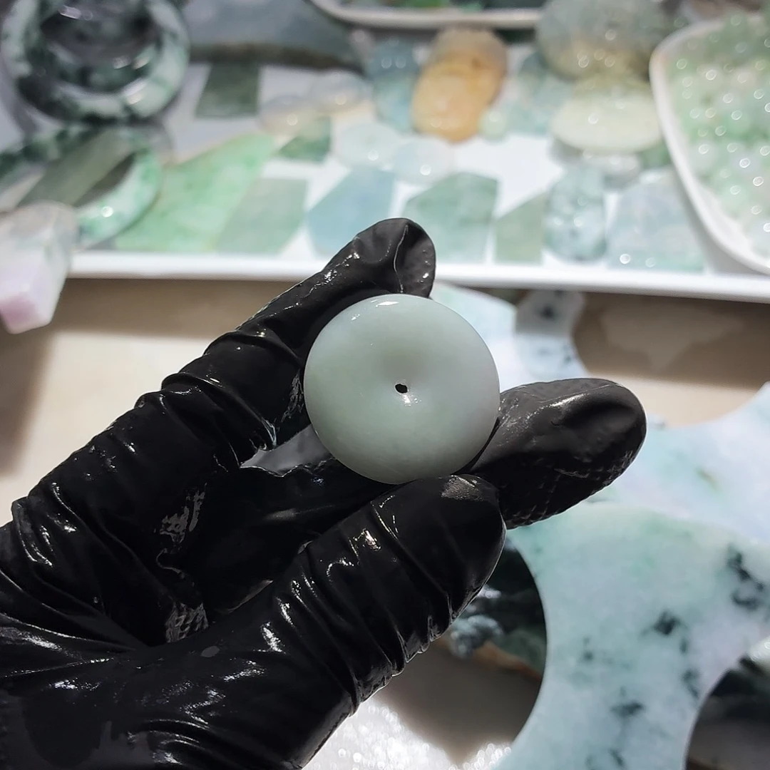 翡翠未镶嵌颈饰边角料