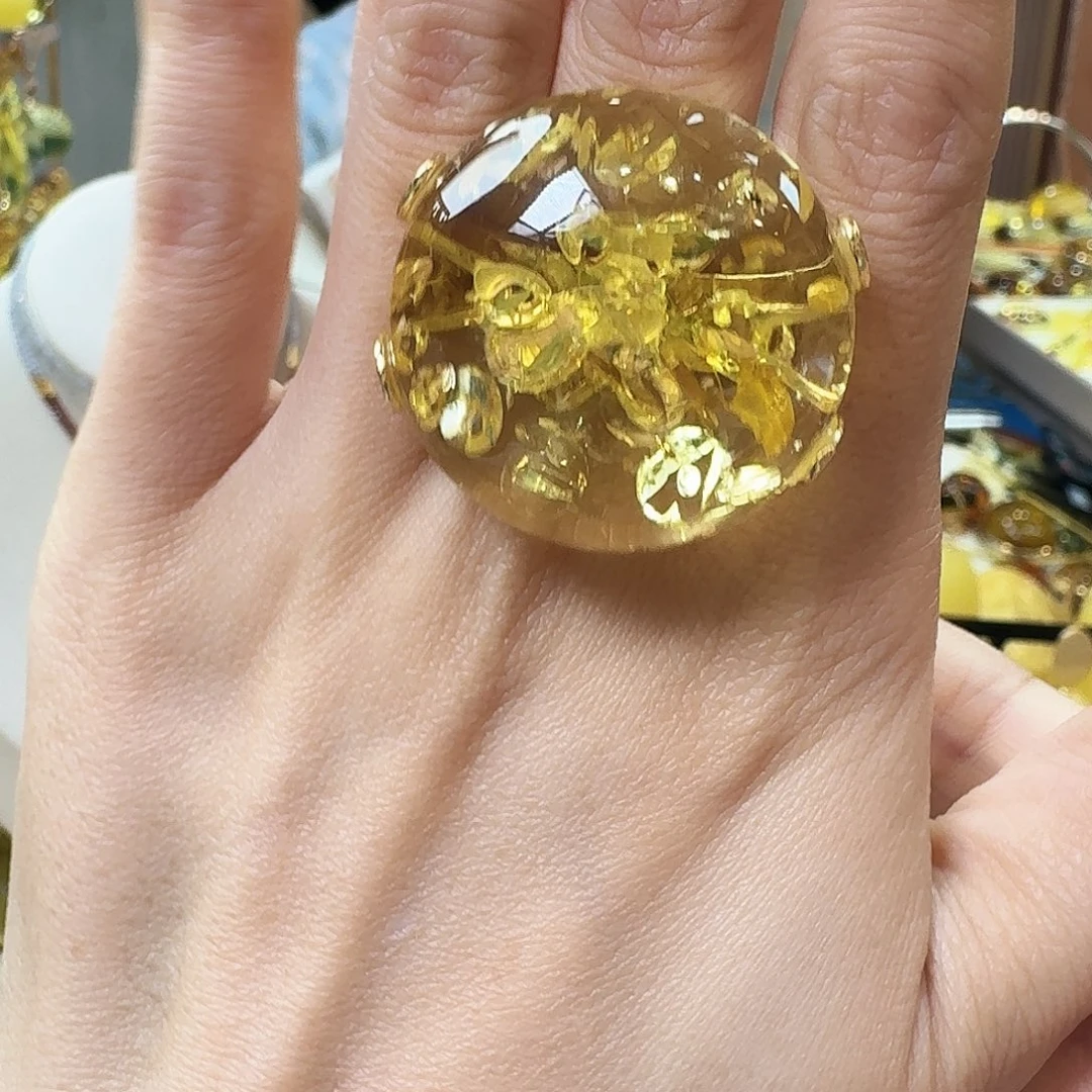 琥珀未镶嵌颈饰戒指