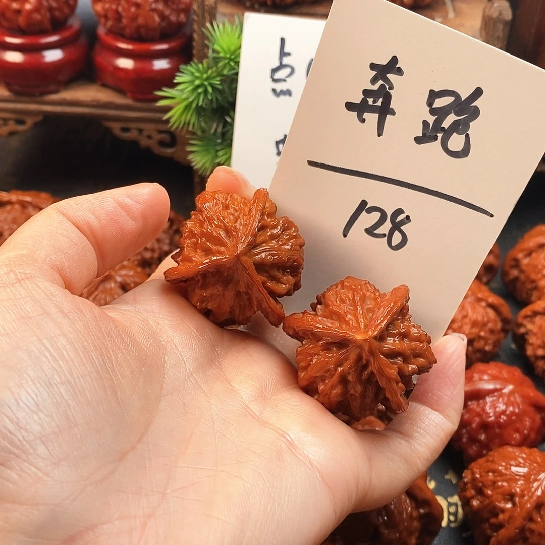 奔***u文玩核桃吊坠三棱奔跑