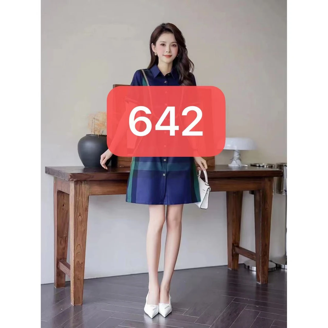 642-2025夏季新款韩版格纹连衣裙
