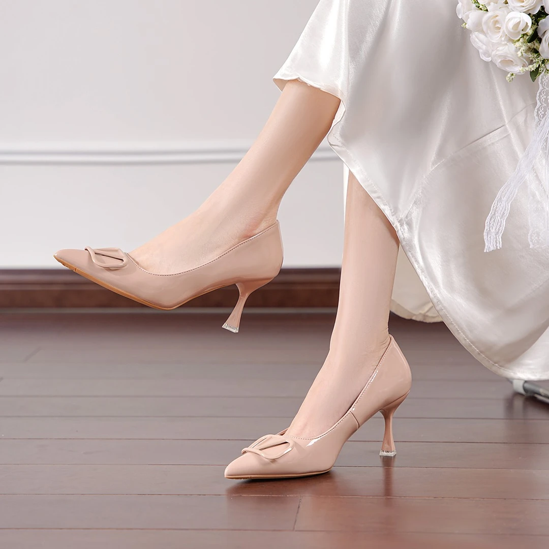 里外全真皮裸色高跟鞋女2025新款V家扣尖头细跟法式浅口气质单鞋