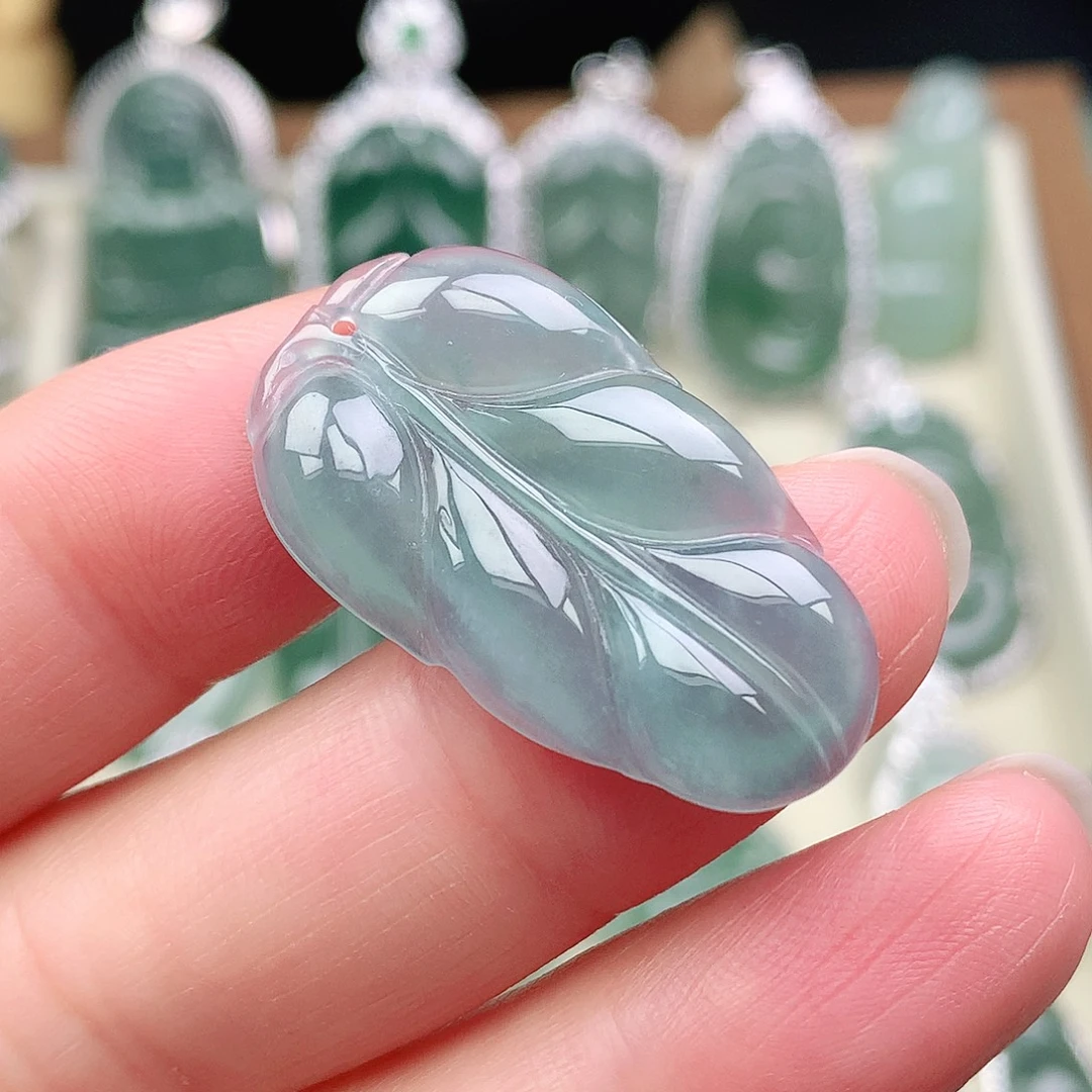 翡翠未镶嵌颈饰吊坠
