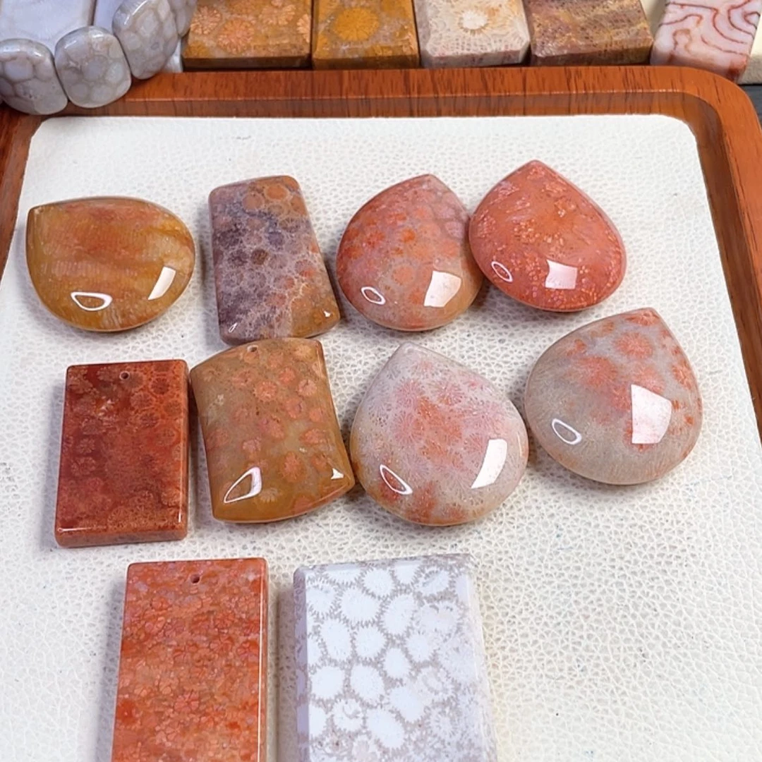 【闪购商品】硅化玉吊坠(赠链)未镶嵌A****王