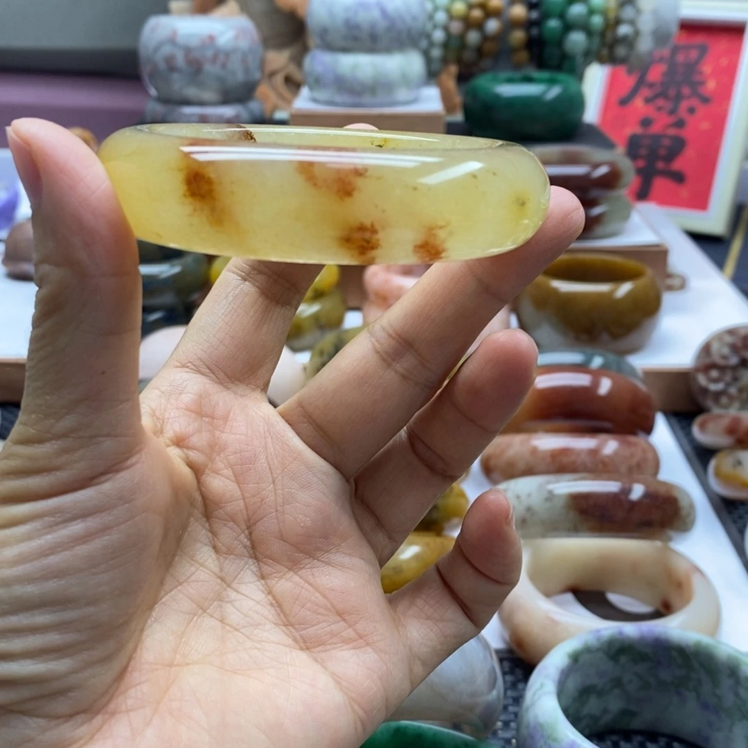 如****石英岩玉手镯未镶嵌