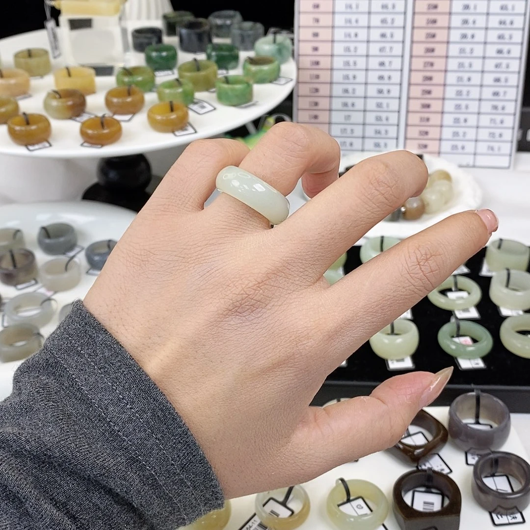 未镶嵌戒指和田玉Q19晴水轮胎15.7不退换