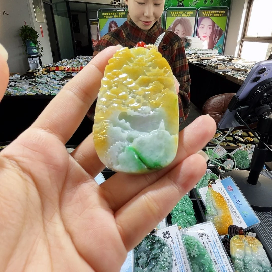 颈饰未镶嵌翡翠一