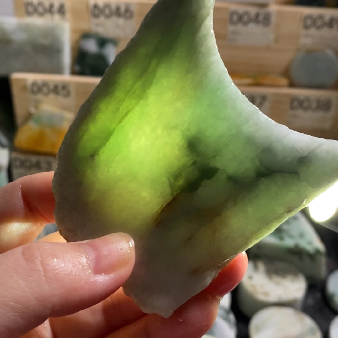 颈饰未镶嵌翡翠天然翡翠